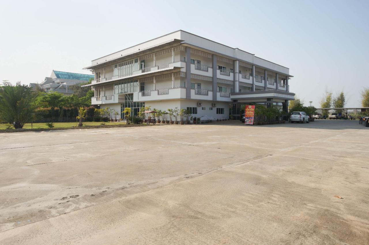 Oyo 75394 Sakthong Grand Hotel Чианг Конг Екстериор снимка