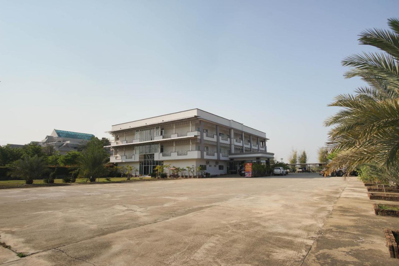 Oyo 75394 Sakthong Grand Hotel Чианг Конг Екстериор снимка