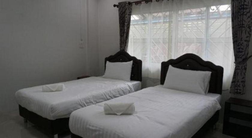 Oyo 75394 Sakthong Grand Hotel Чианг Конг Екстериор снимка