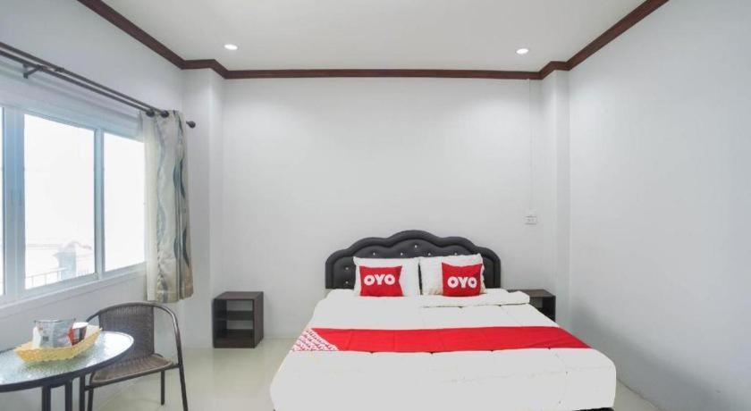 Oyo 75394 Sakthong Grand Hotel Чианг Конг Екстериор снимка