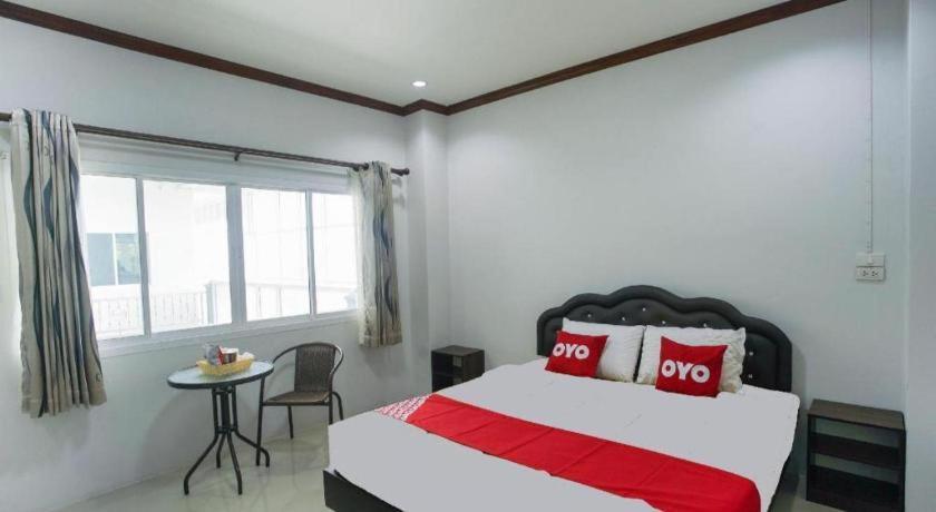 Oyo 75394 Sakthong Grand Hotel Чианг Конг Екстериор снимка