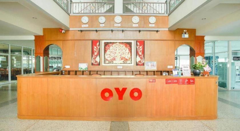 Oyo 75394 Sakthong Grand Hotel Чианг Конг Екстериор снимка