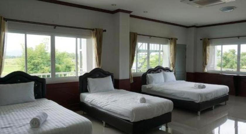 Oyo 75394 Sakthong Grand Hotel Чианг Конг Екстериор снимка