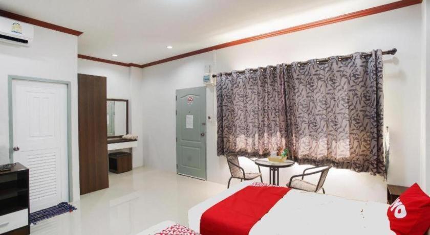 Oyo 75394 Sakthong Grand Hotel Чианг Конг Екстериор снимка