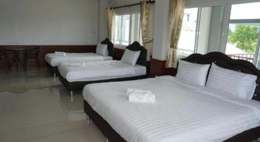 Oyo 75394 Sakthong Grand Hotel Чианг Конг Екстериор снимка